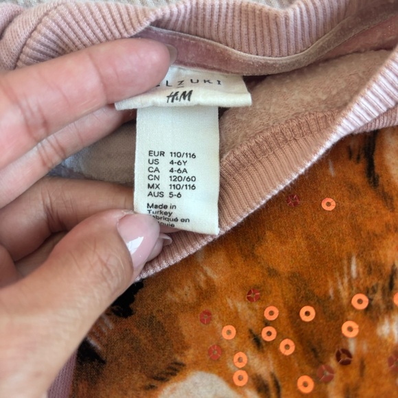 Oversized fox sweater, size 4-6yo - Picture 4 of 4